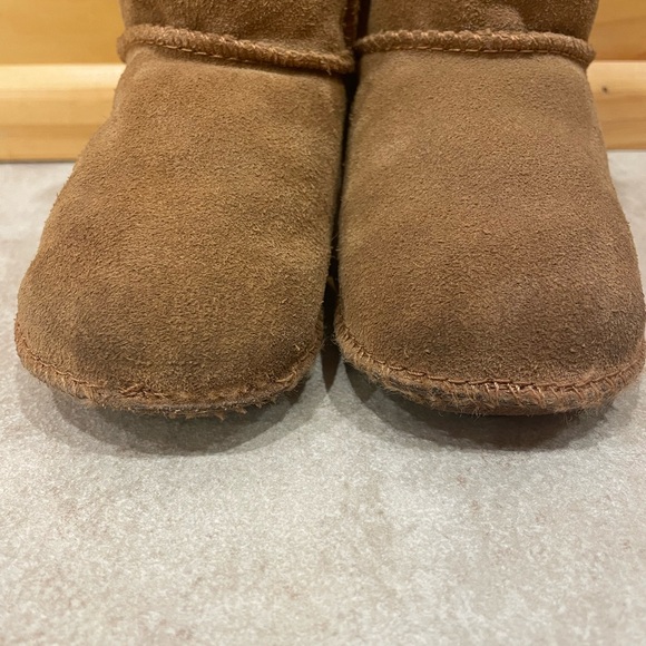 UGG Erin Baby Booties Size Large - Picture 3 of 4